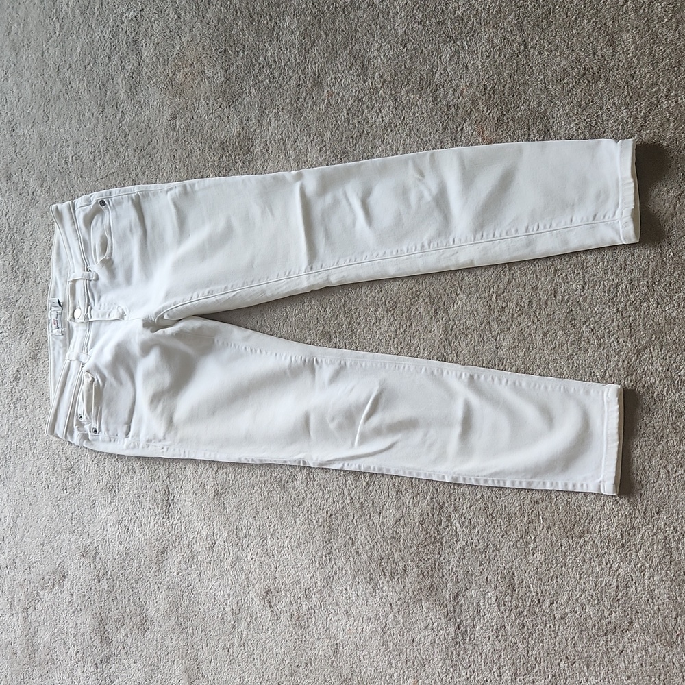 White, stretch, vineyard vines skinny jeans, size 2